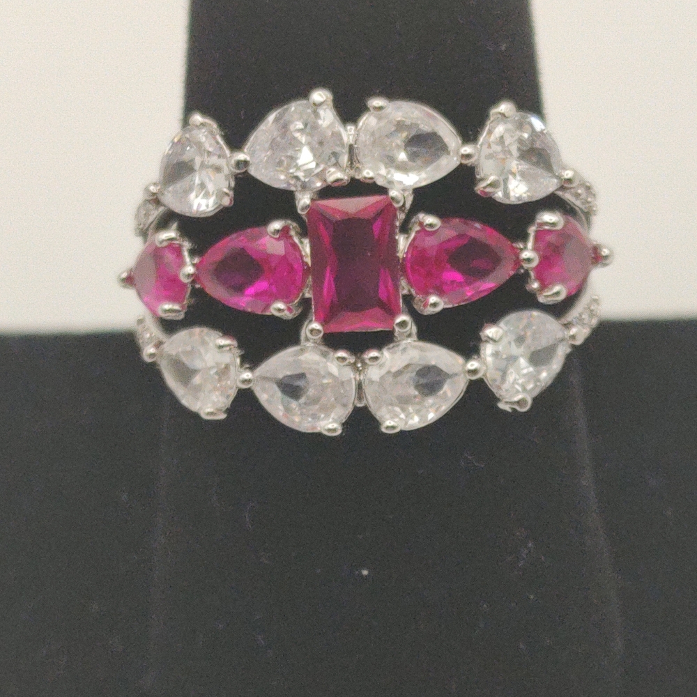 Elegant Bomb Party Silver and Red Gemstone Ring
